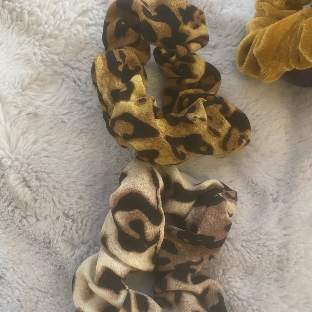 Scrunchies bundle - Picture 4 of 5